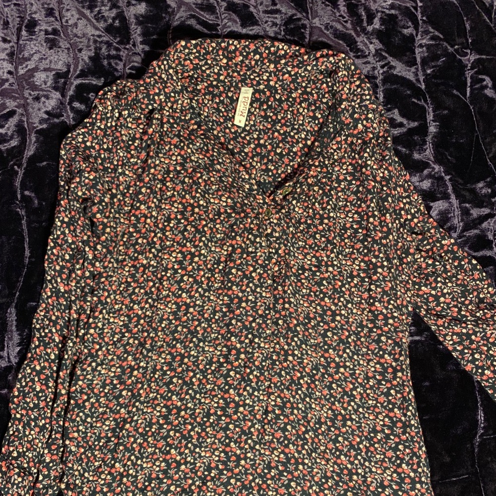 Collared floral top